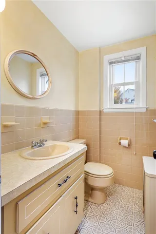 $679,000 | 20 Elmsgate Way, East Providence, RI 02916