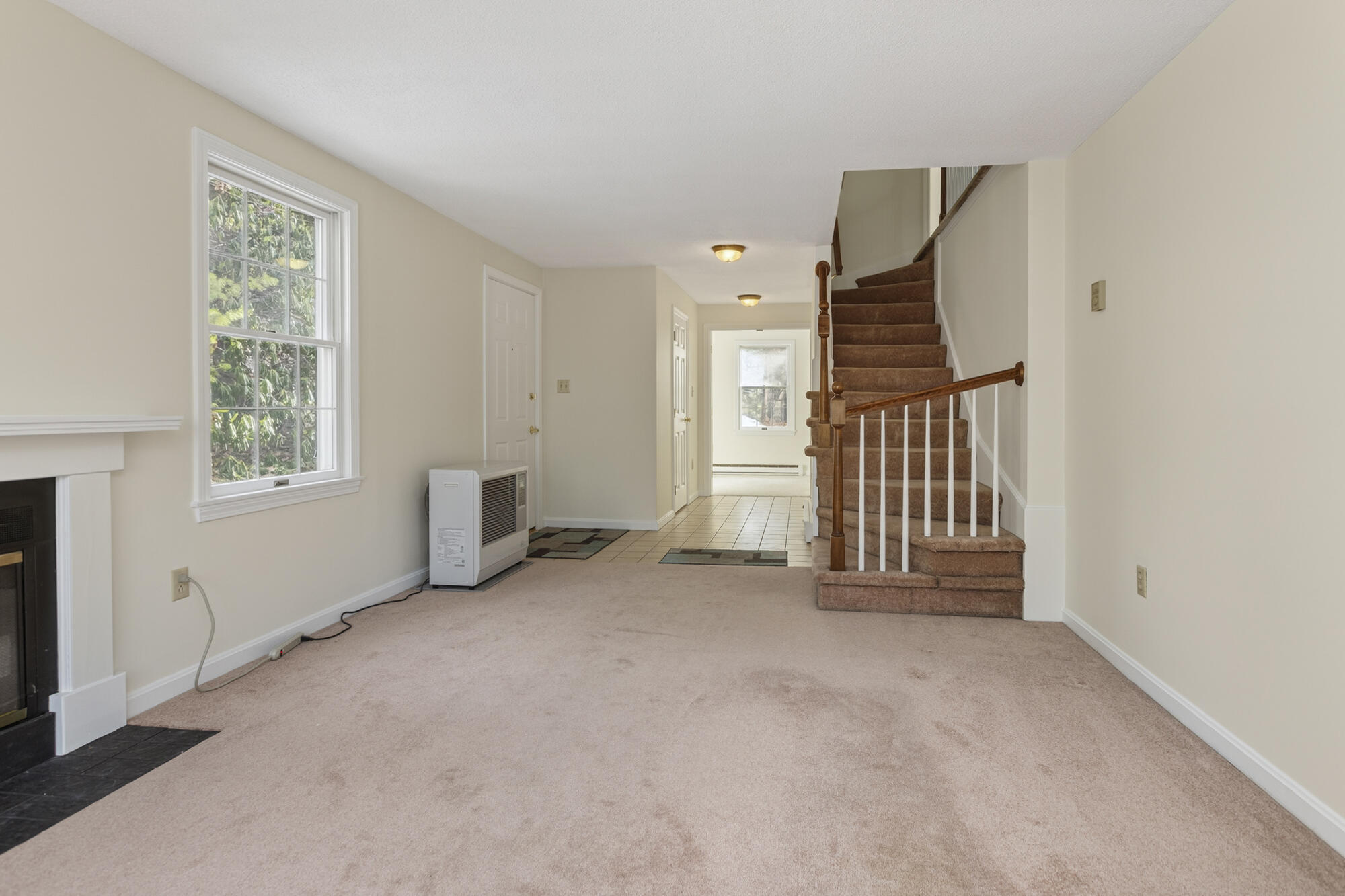 12 Edgecomb Court, Unit 12 Portland, ME 04103 - Photo 13 of 42 12 Edgecomb_W5_22