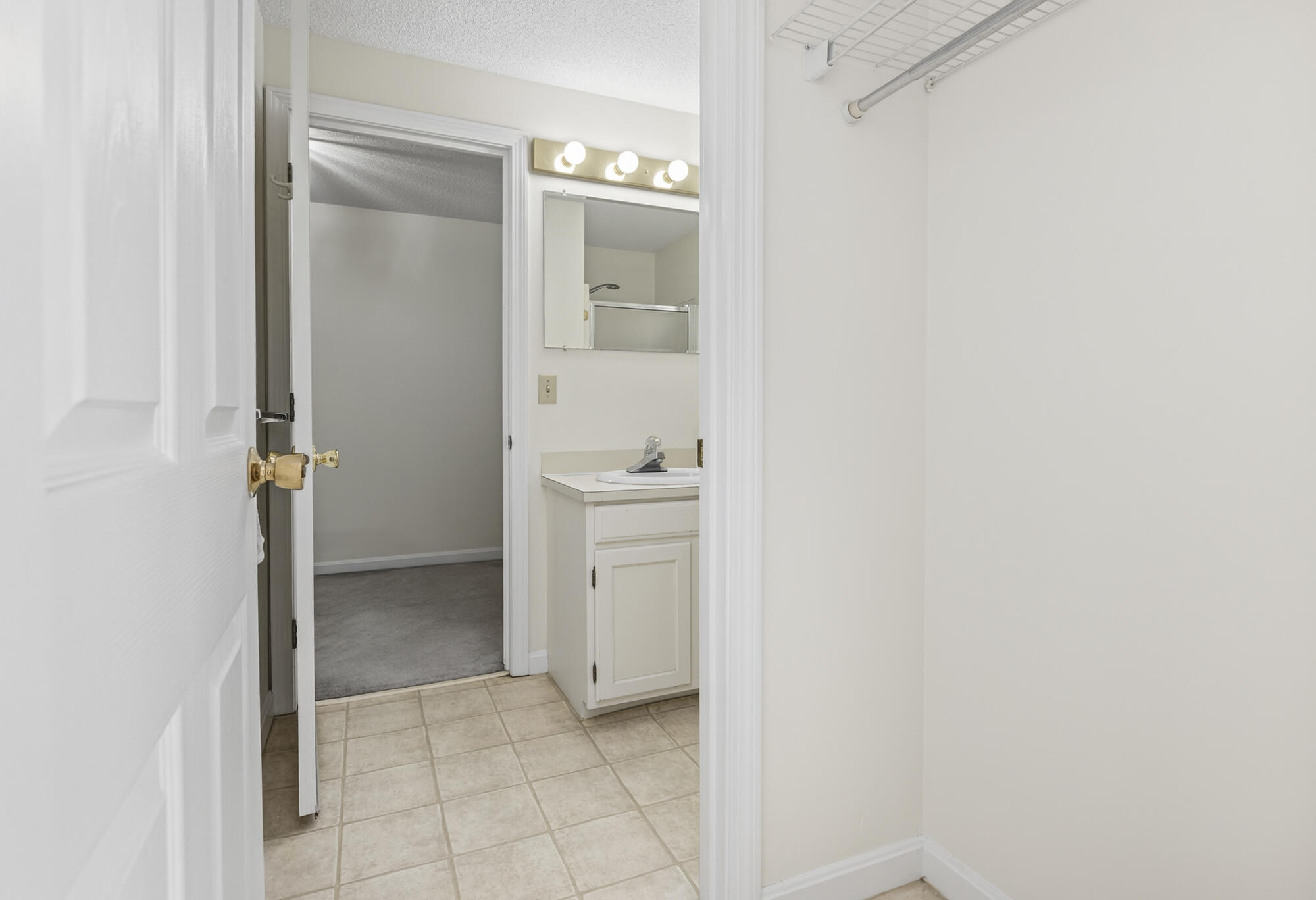 12 Edgecomb Court, Unit 12 Portland, ME 04103 - Photo 22 of 42 12 Edgecomb_W5_31