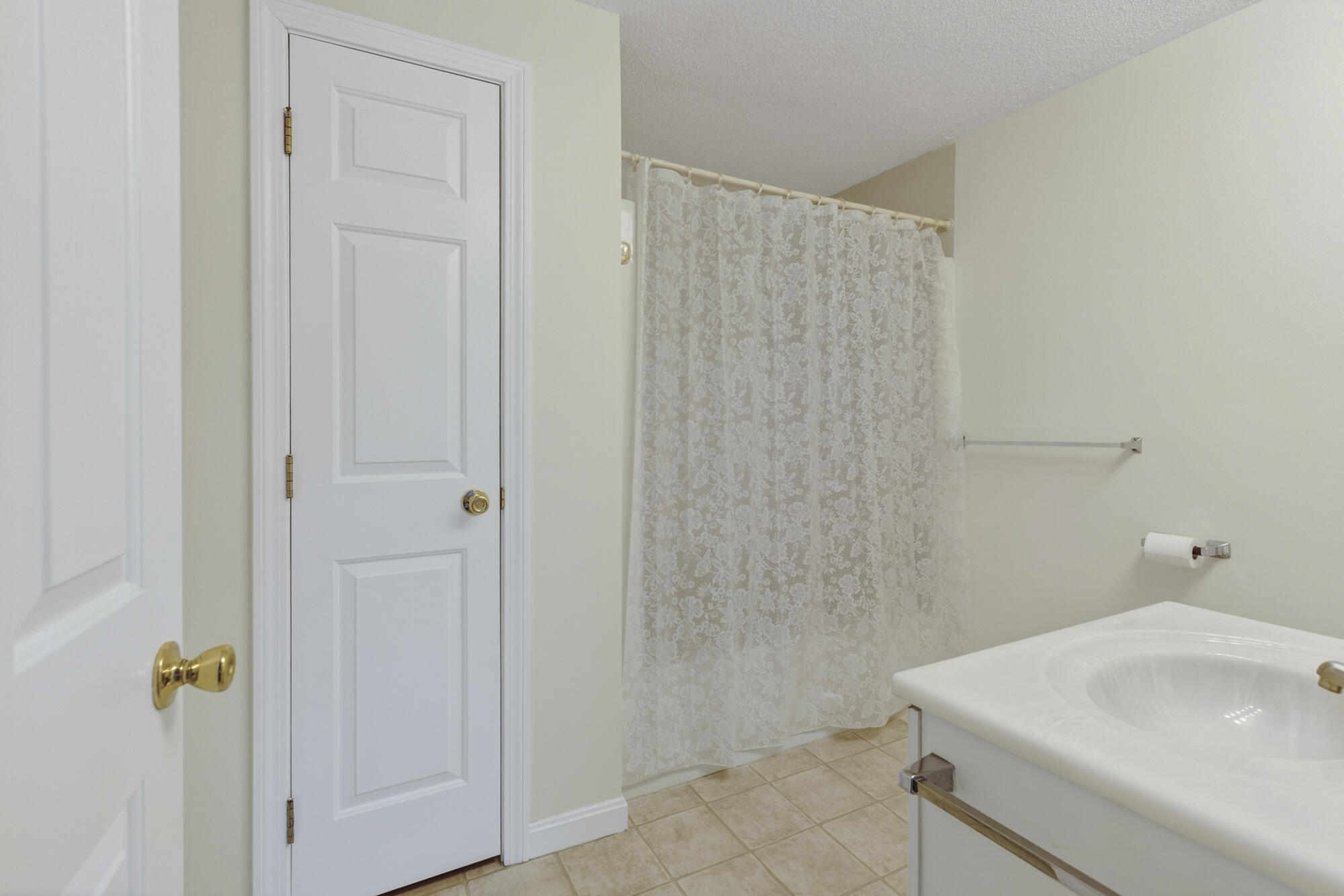 12 Edgecomb Court, Unit 12 Portland, ME 04103 - Photo 38 of 42 12 Edgecomb_W5_46