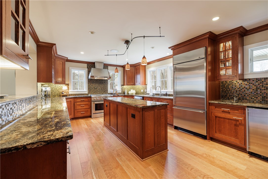 148 Park Road Perinton, NY 14534 - Photo 11 of 49