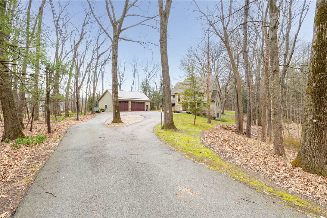 148 Park Road Perinton, NY 14534 - Photo 3 of 49