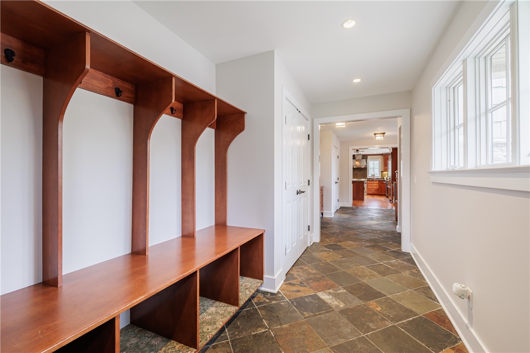 148 Park Road Perinton, NY 14534 - Photo 9 of 49