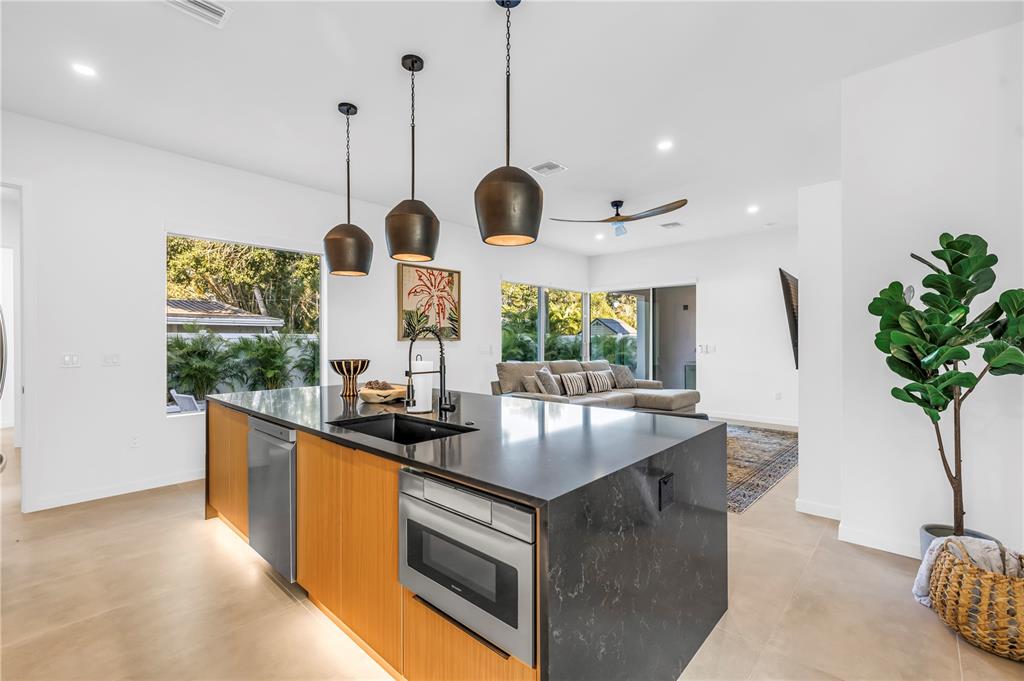 2305 Temple Street Sarasota, FL 34239 - Photo 11 of 64