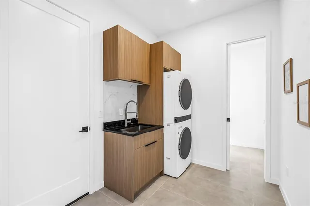 $2,290,000 | 2305 Temple Street, Sarasota, FL 34239