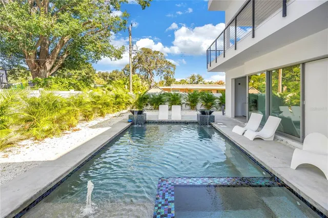 $2,290,000 | 2305 Temple Street, Sarasota, FL 34239