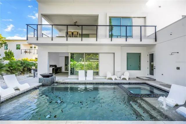 $2,290,000 | 2305 Temple Street, Sarasota, FL 34239