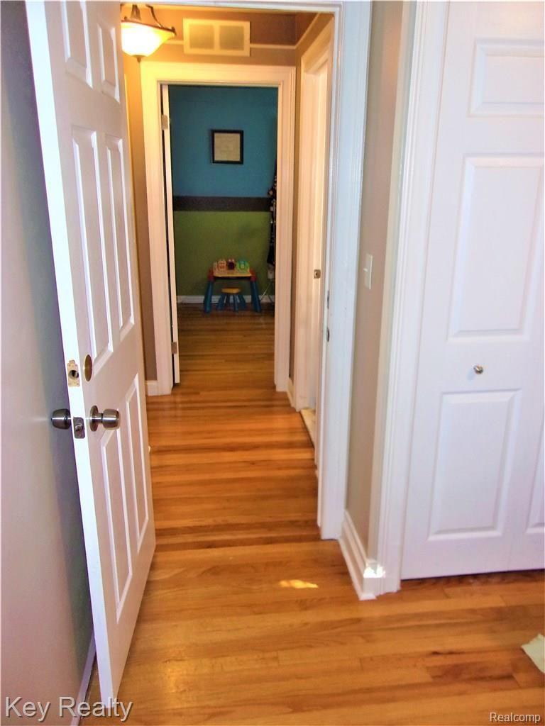 9632 Pardee Road Taylor, MI 48180 - Photo 14 of 27 240_2048 (2).JPG