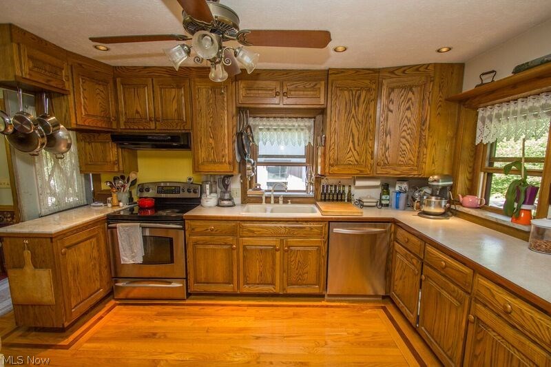5117 Young Road Stow, OH 44224 - Photo 4 of 34 Gallery Image 4