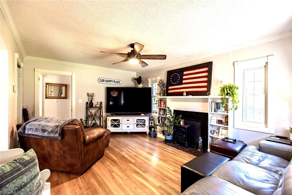 190 Victoria Street Elkin, NC 28621 - Photo 13 of 45 Arched doorways!