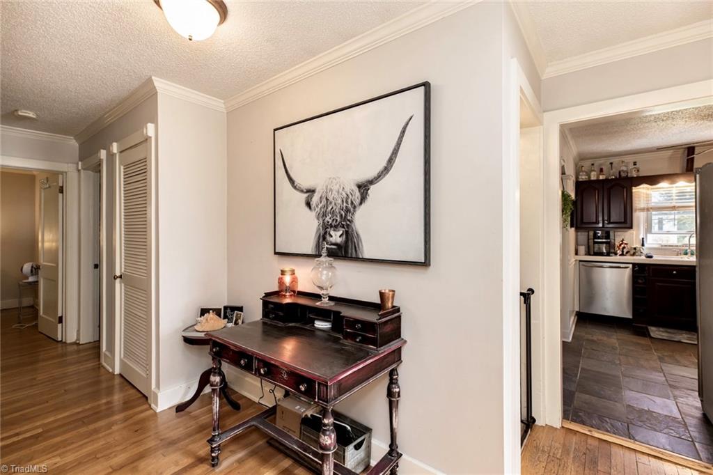 190 Victoria Street Elkin, NC 28621 - Photo 31 of 45 Full bath on Main Level!