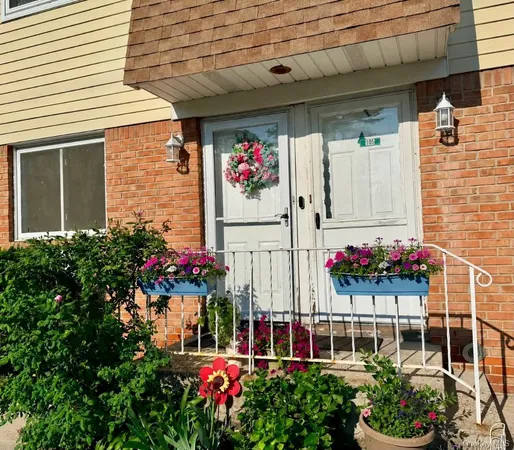 $359,900 | 565 Avenue A, Unit 104, Uniondale, NY 11553