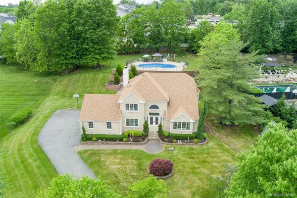 $1,295,000 | 8 Stark Court, New City, NY 10956