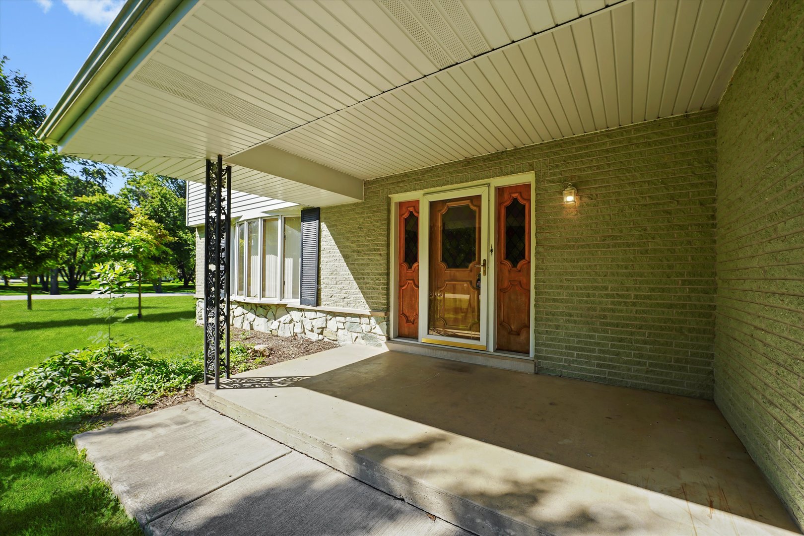 18830 Sara Road Mokena, IL 60448 - Photo 3 of 37 Gallery Image 3