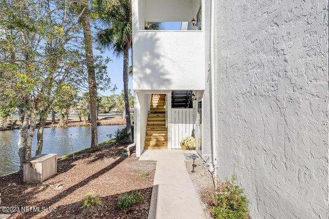 a picture of a door of the house