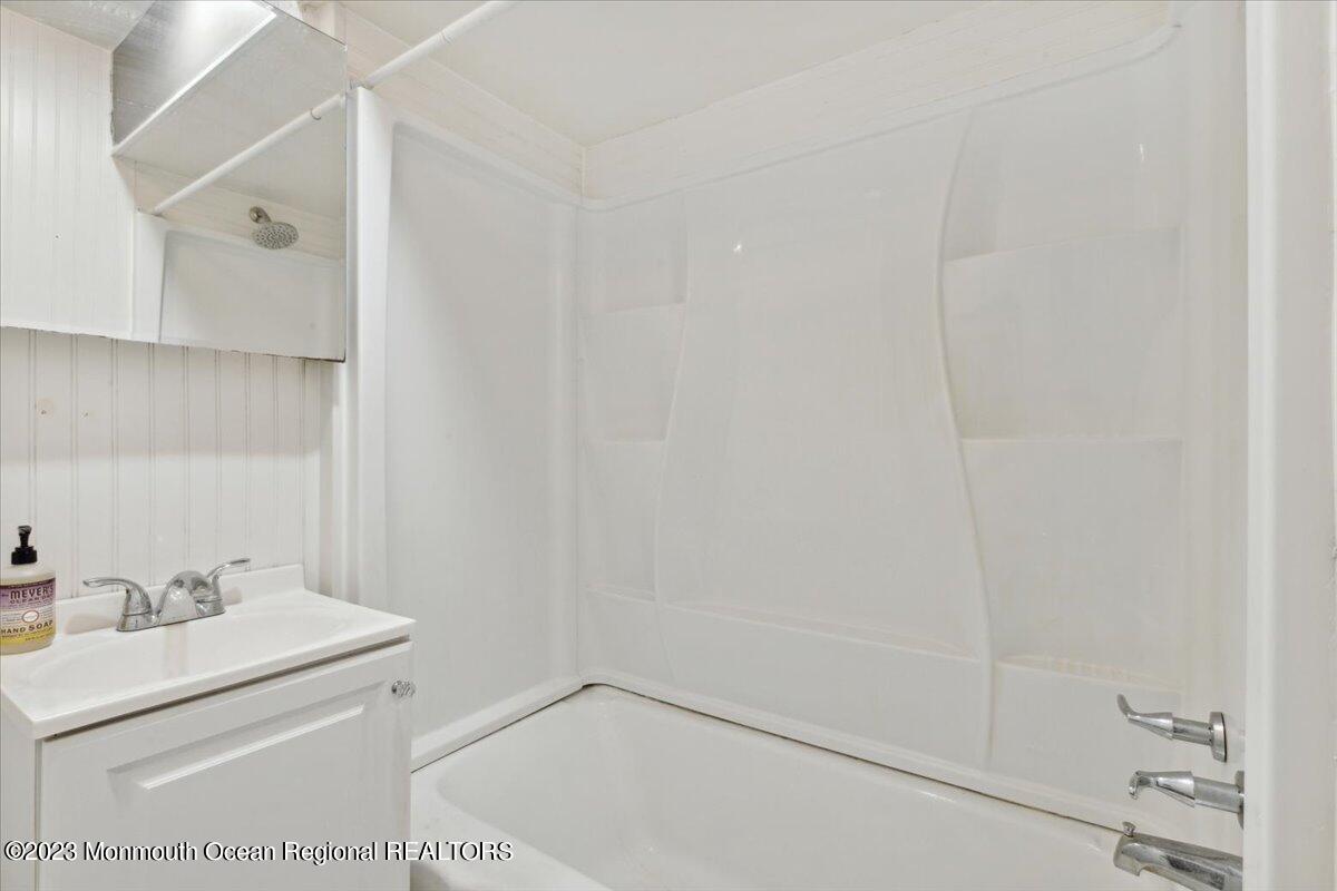 9 Jerrys Lane Howell, NJ 07731 - Photo 13 of 18 12-9 Jerrys Ln, Howell, NJ-12
