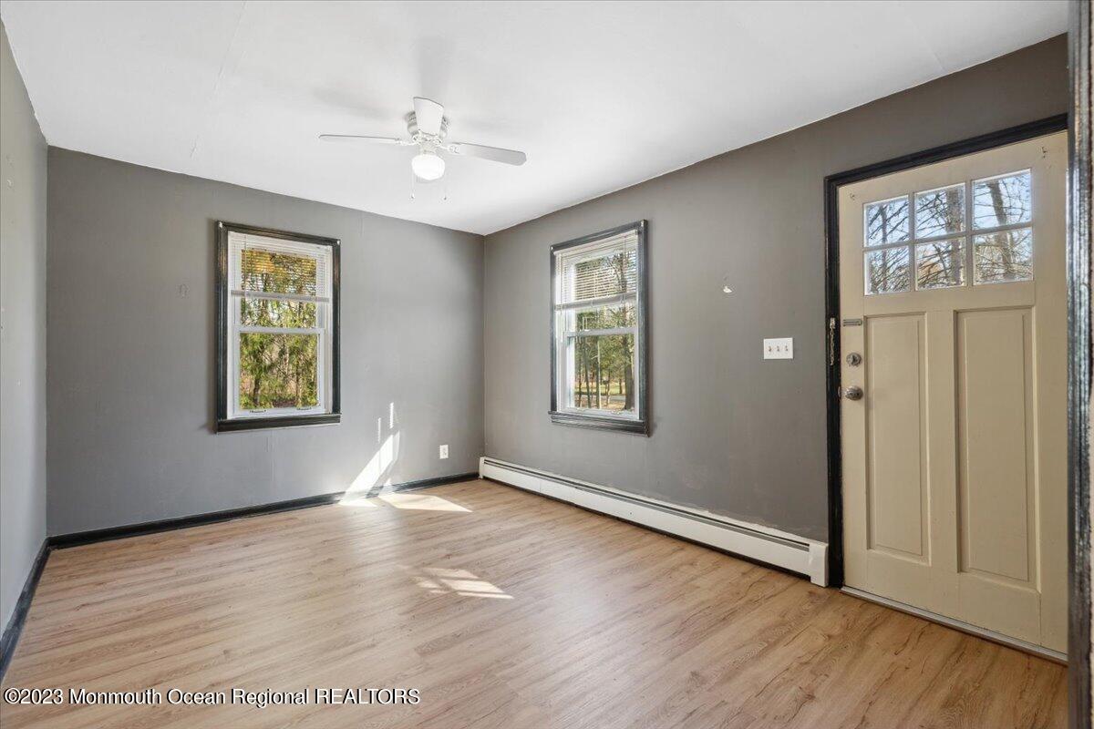 9 Jerrys Lane Howell, NJ 07731 - Photo 5 of 18 04-9 Jerrys Ln, Howell, NJ-4
