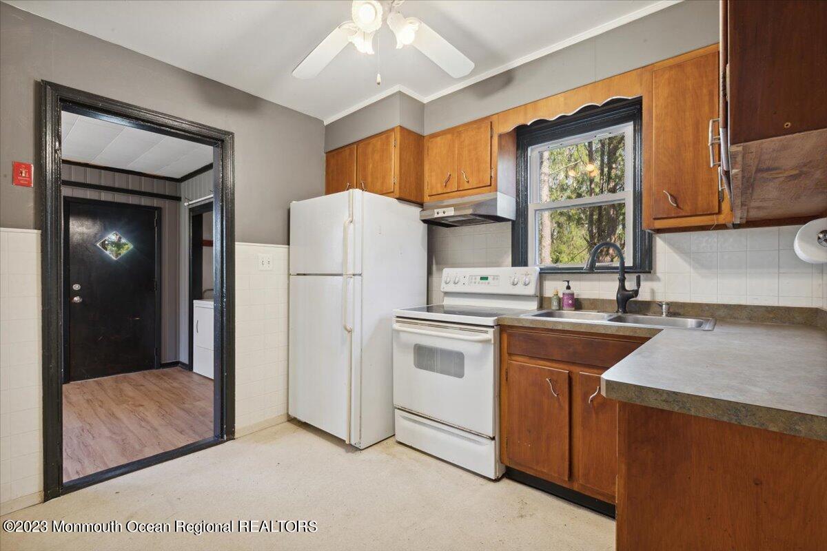 9 Jerrys Lane Howell, NJ 07731 - Photo 7 of 18 06-9 Jerrys Ln, Howell, NJ-6