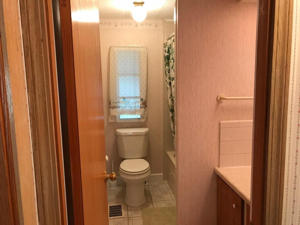 873 Manatee Road Naples, FL 34114 - Photo 10 of 15 Guest Bathroom
