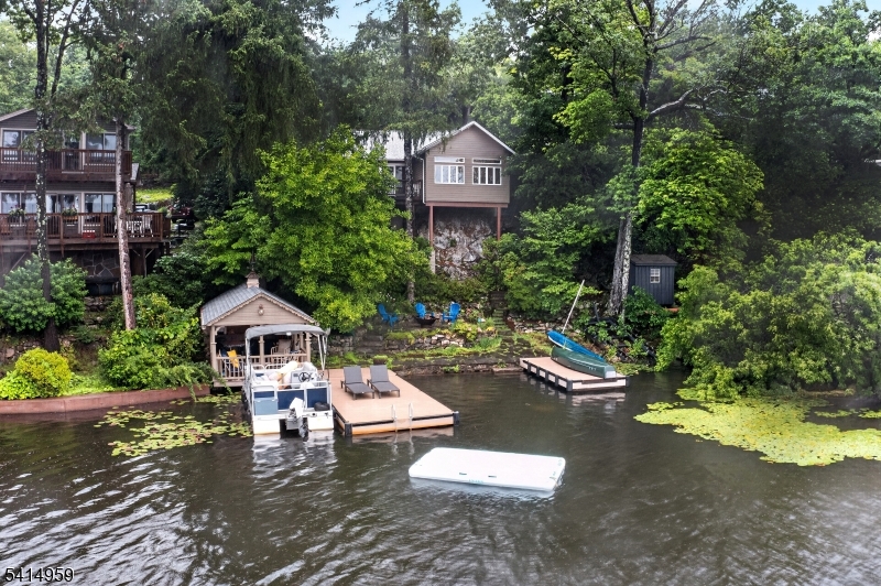 106 Demarest Road Bloomingdale, NJ 07403 - Photo 1 of 17
