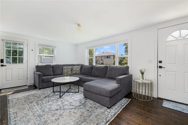 $3,000 | 340 Old Mill Lane, Portsmouth, RI 02871