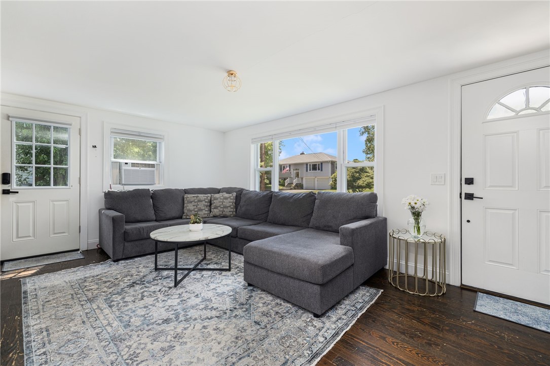 340 Old Mill Lane Portsmouth, RI 02871 - Photo 2 of 44