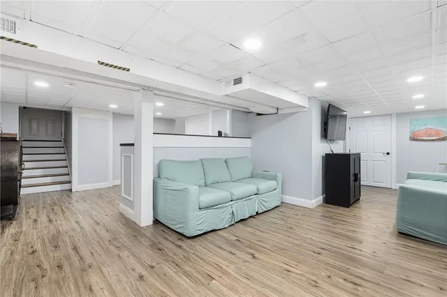 $3,000 | 340 Old Mill Lane, Portsmouth, RI 02871