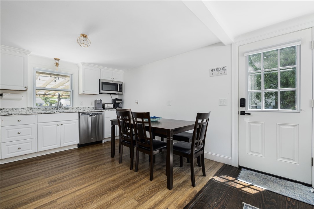 340 Old Mill Lane Portsmouth, RI 02871 - Photo 8 of 44