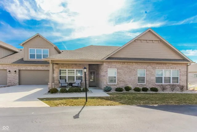 $375,000 | 2326 Saddle Drive, Shelbyville, IN 46176