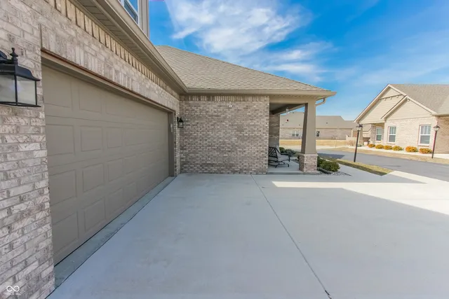 $375,000 | 2326 Saddle Drive, Shelbyville, IN 46176