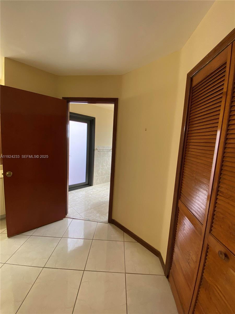 15071 Southwest 44th Terrace Miami, FL 33185 - Photo 16 of 32