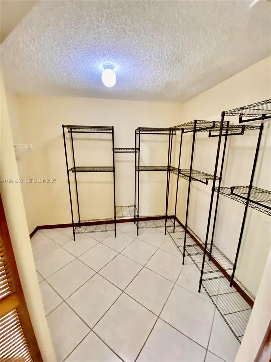 15071 Southwest 44th Terrace Miami, FL 33185 - Photo 18 of 32