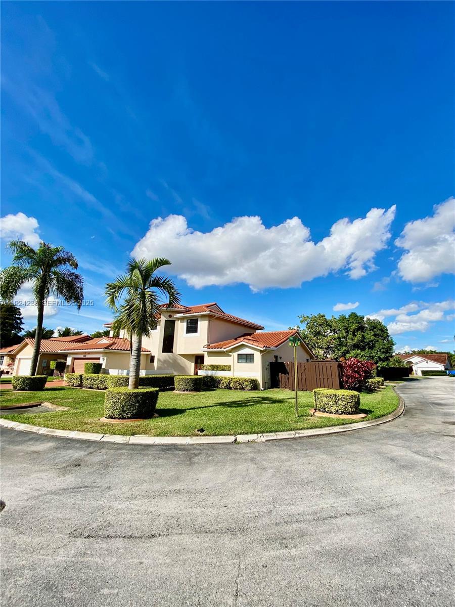 15071 Southwest 44th Terrace Miami, FL 33185 - Photo 2 of 32