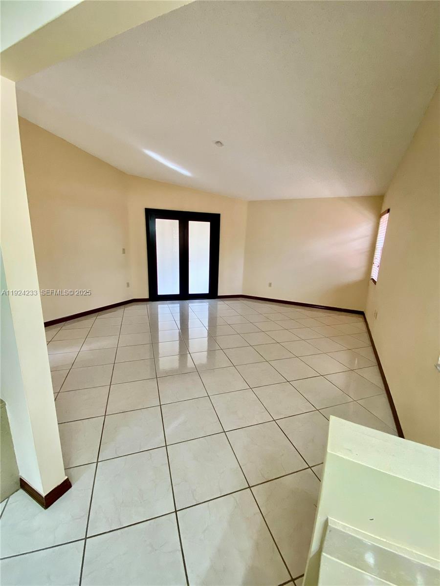 15071 Southwest 44th Terrace Miami, FL 33185 - Photo 21 of 32