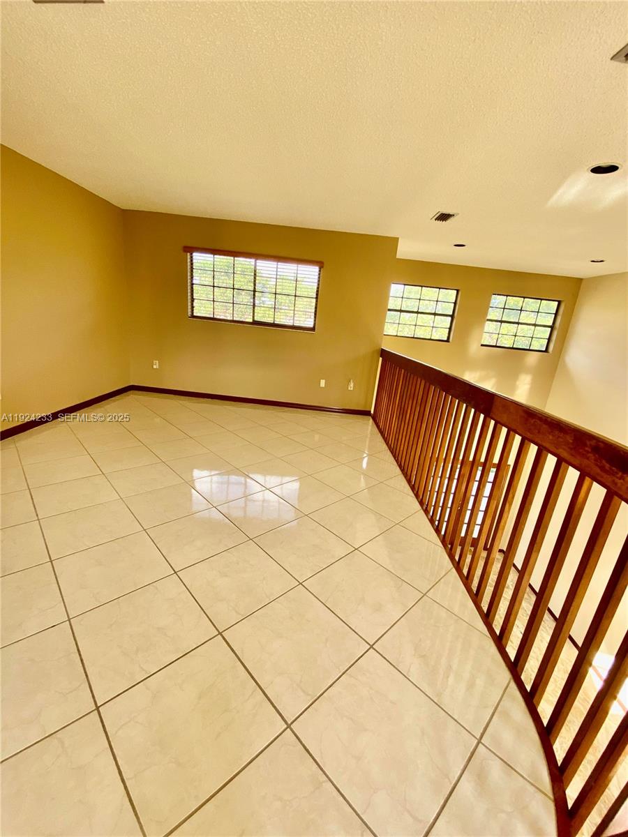 15071 Southwest 44th Terrace Miami, FL 33185 - Photo 26 of 32