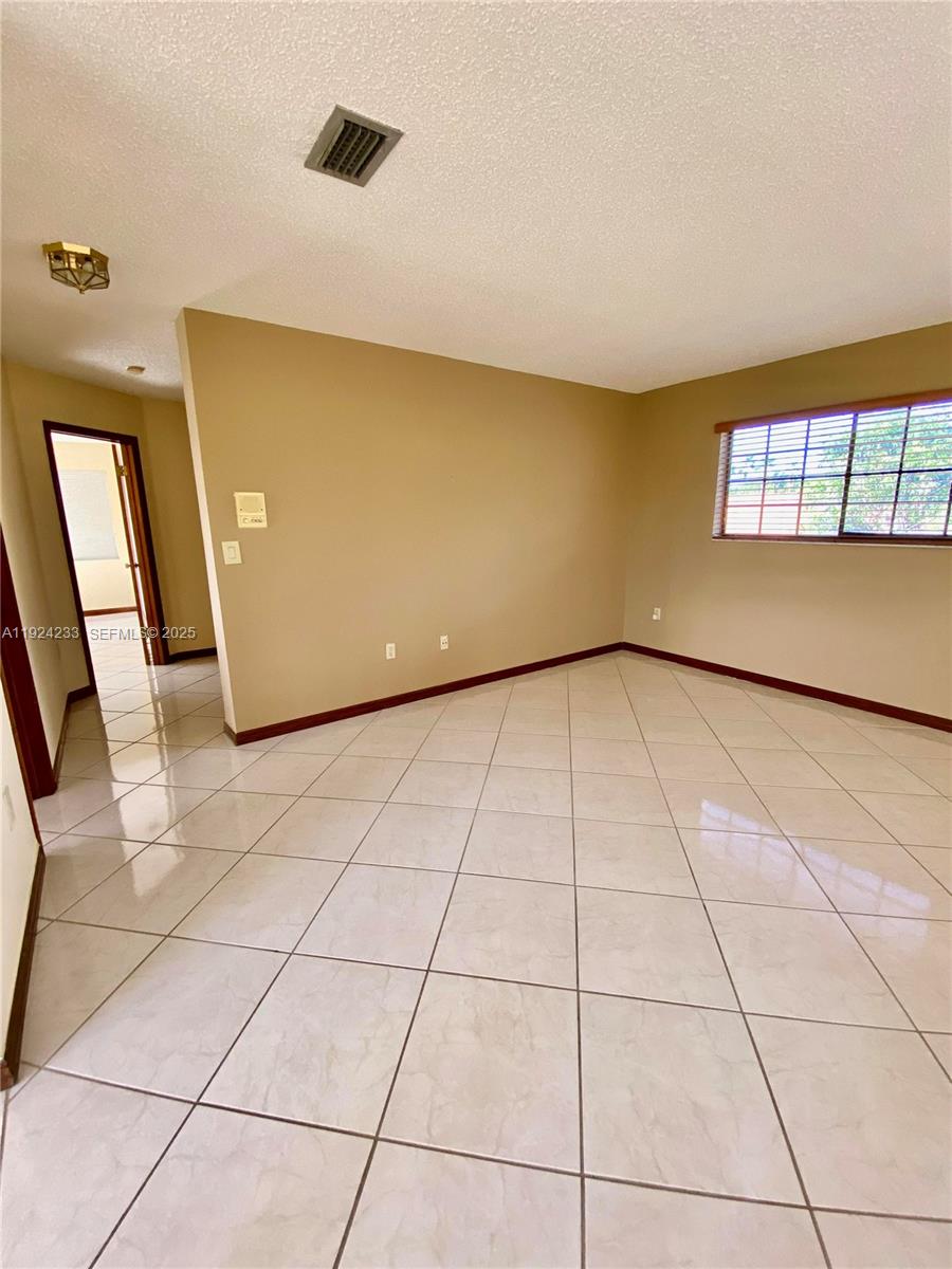 15071 Southwest 44th Terrace Miami, FL 33185 - Photo 27 of 32