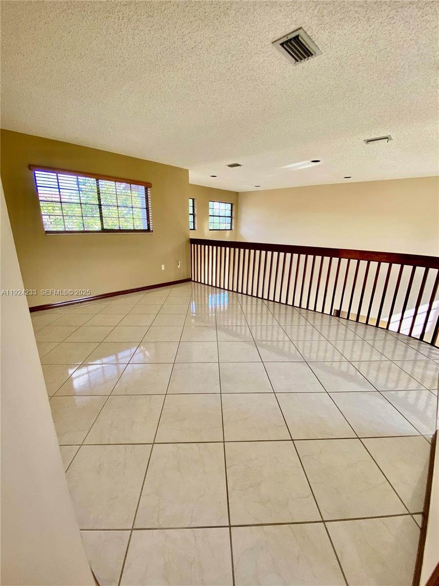 15071 Southwest 44th Terrace Miami, FL 33185 - Photo 28 of 32