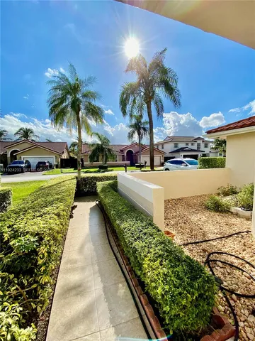 $830,000 | 15071 Southwest 44th Terrace, Miami, FL 33185