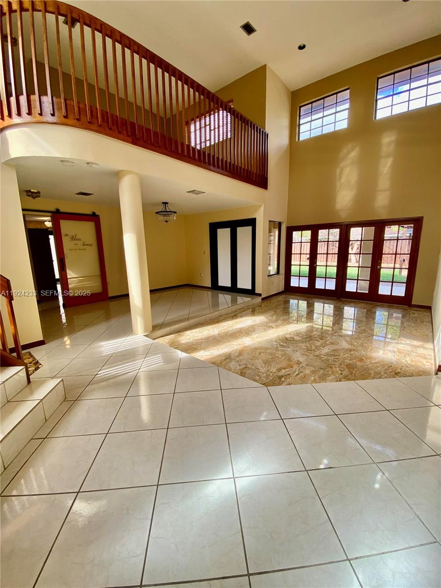 15071 Southwest 44th Terrace Miami, FL 33185 - Photo 5 of 32