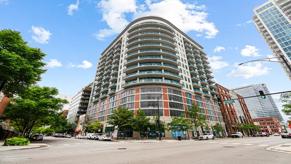 $4,250 | 340 West Superior Street, Unit 1604, Chicago, IL 60654