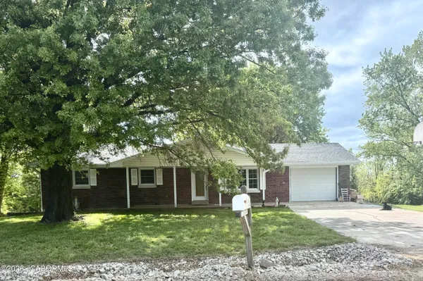 729 County Road 621, Linn, MO 65051