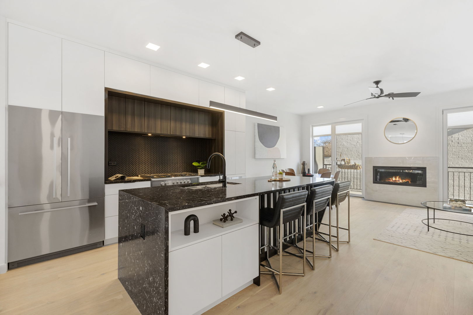 334 East Pershing Road Chicago, IL 60653 - Photo 21 of 86