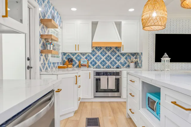 $1,995,000 | 7 Fayette Drive, Ocean Ridge, FL 33435