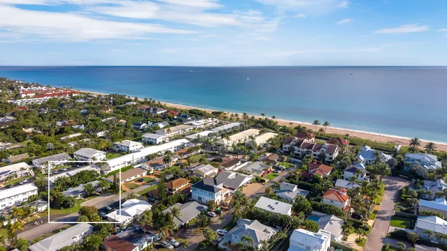 $1,995,000 | 7 Fayette Drive, Ocean Ridge, FL 33435