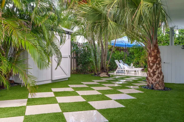 $1,995,000 | 7 Fayette Drive, Ocean Ridge, FL 33435