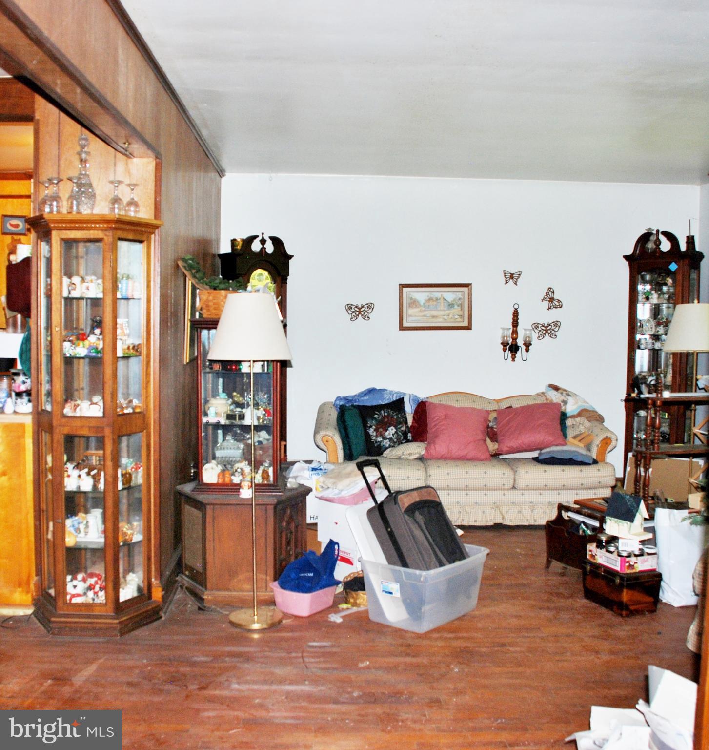 13130 Dutch Hollow Road Culpeper, VA 22701 - Photo 8 of 51 Living room