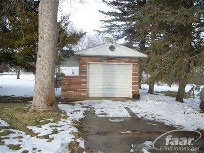 2222 Lavelle Road Flint, MI 48504 - Photo 2 of 3 20124636-1.JPG
