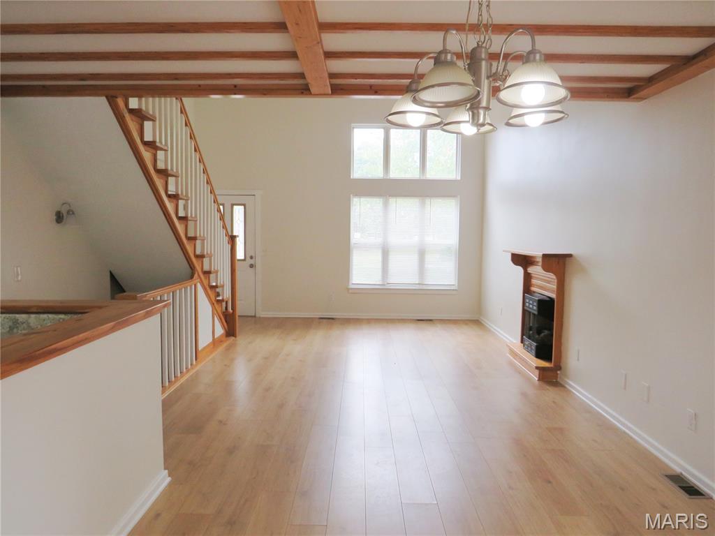 811 Shady Lane Sullivan, MO 63080 - Photo 5 of 29