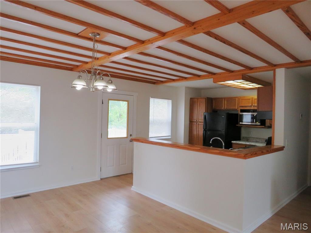 811 Shady Lane Sullivan, MO 63080 - Photo 8 of 29