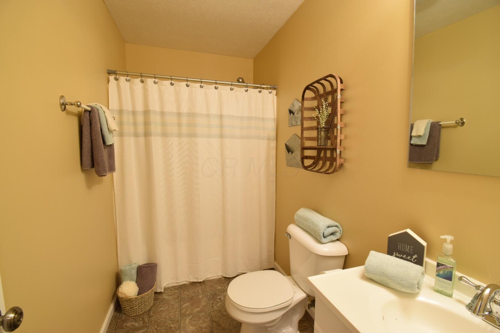 195 Lake Road Northeast Lancaster, OH 43130 - Photo 18 of 32 Gallery Image 18